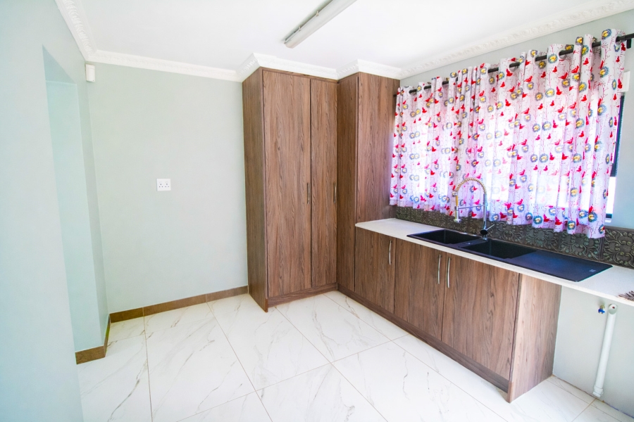 4 Bedroom Property for Sale in Wavecrest Eastern Cape